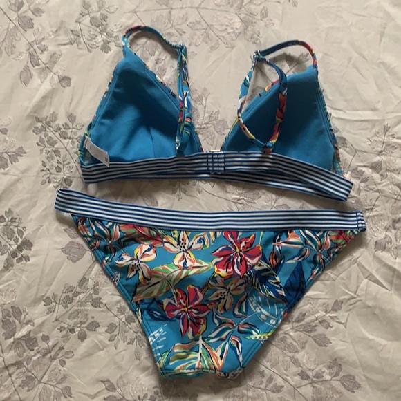 Blue Floral Print Target Bikini - Picture 2 of 3